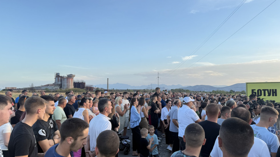 Više stotina meštana Botuna i Zete protestovalo protiv izgradnje postrojenja za prečišćavanje otpadnih voda