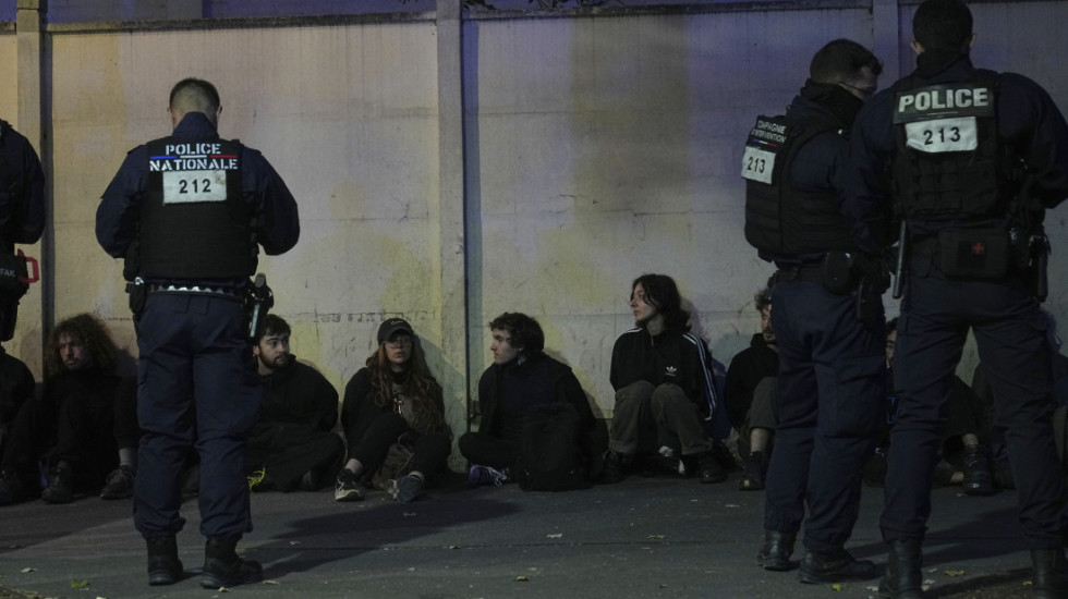 Francuska policija: Ukupno 675 hapšenja nakon protesta "Blokiraj sve", u kojem je učestvovalo više od 175.000 ljudi