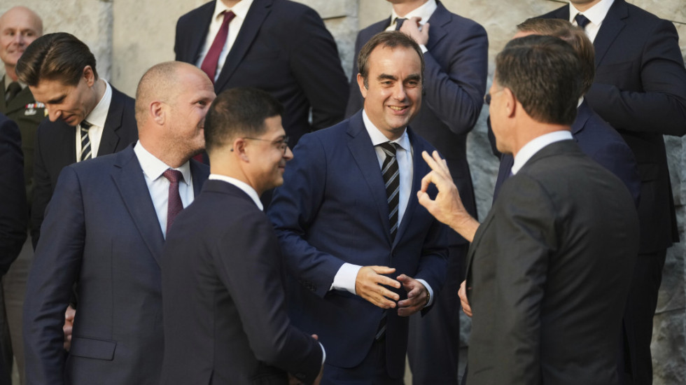 Od Makronovog "specijalca" do premijerske fotelje: Ko je Sebastijan Lekornu, novi predsednik francuske vlade