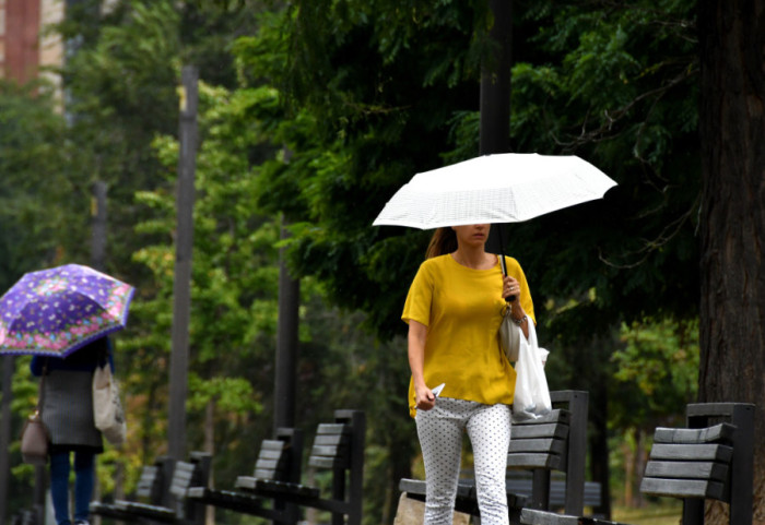 Prvog dana vikenda oblačno, mestimično s kišom: Temperatura najviše 14 stepeni