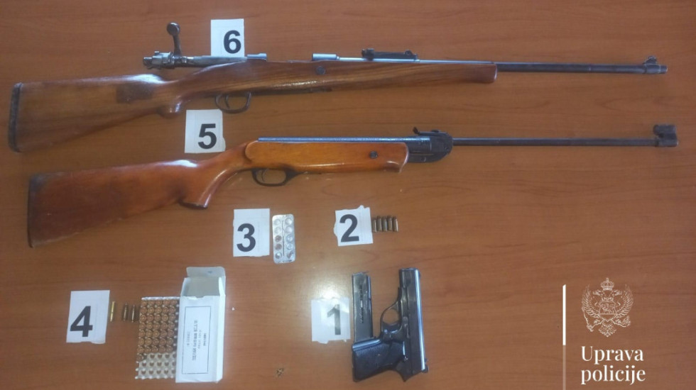 (FOTO) Pretresi na više lokacija u Crnoj Gori: Policija pronašla oružje, municiju i nedozvoljene lekove