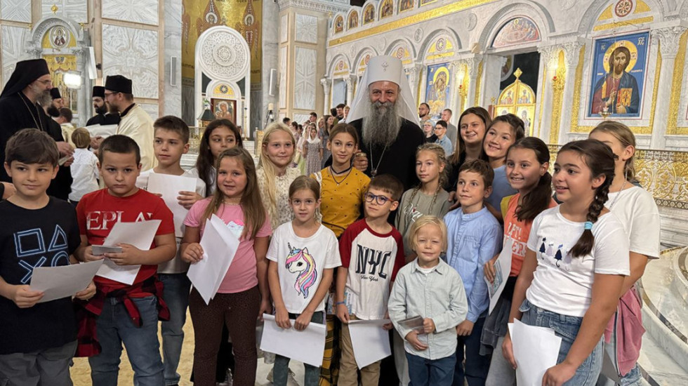 Patrijarh Porfirije služio liturgiju i moleban povodom početka nove školske godine u Hramu Svetog Save