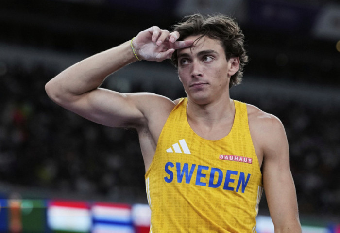 Duplantis 14. put u karijeri oborio svetski rekord u skoku s motkom