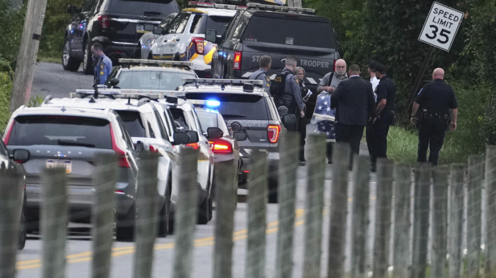 (FOTO) Tri policajca ubijena, a dvojica ranjena u sukobu sa naoružanim napadačem u Pensilvaniji