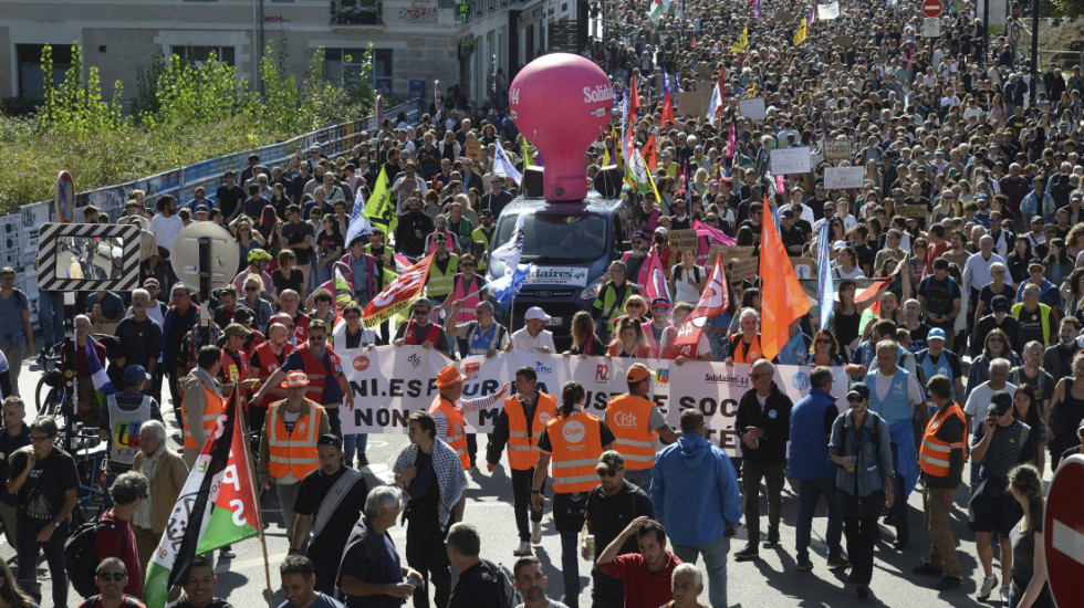 (FOTO/VIDEO) Protesti širom Francuske: Uhapšeno 309 osoba, povređeno 26 policajaca
