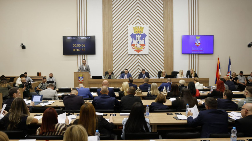 (FOTO/VIDEO) Zaseda Skupština grada Beograda: Odbornici raspravljaju o 31 tački, odbijene sve dopune dnevnog reda