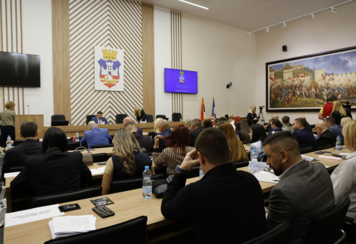 Skupština grada Beograda nije počela sednicu zbog nedostatka kvoruma, određena pauza