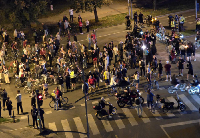 (FOTO) Protesti podrške studentu Bogdanu koji štrajkuje glađu, pokrenuta peticija da bude pušten iz pritvora