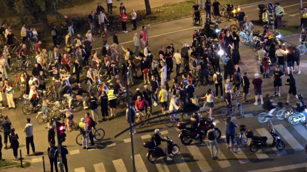 (FOTO) Protesti podrške studentu Bogdanu koji štrajkuje glađu, pokrenuta peticija da bude pušten iz pritvora