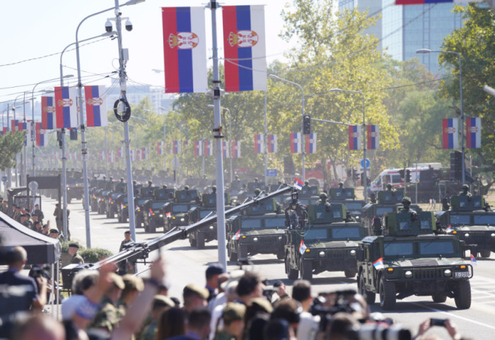 (FOTO/VIDEO) Vojna parada "Snaga jedinstva" u Beogradu: Prvi put prikazana nova bespilotna letelica "Hermes 900"