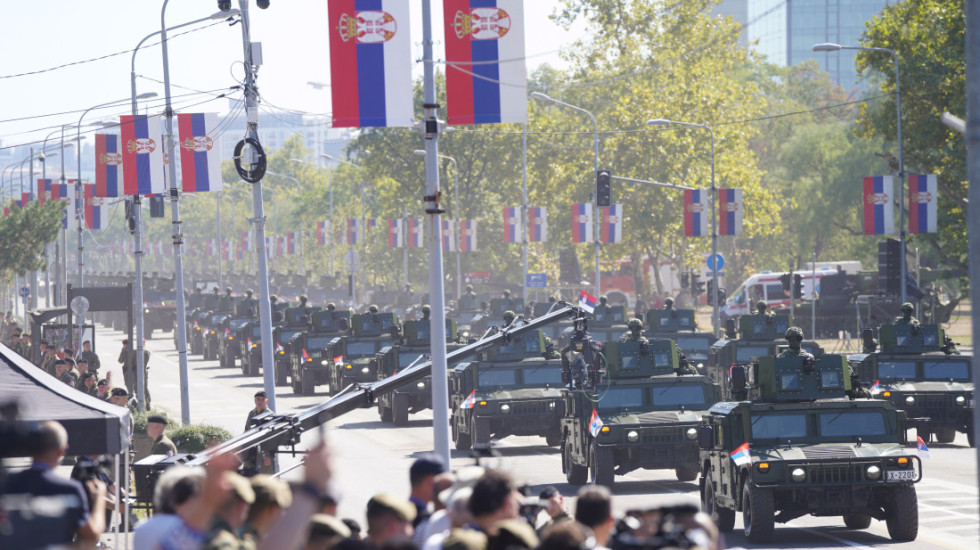 (FOTO/VIDEO) Vojna parada "Snaga jedinstva" u Beogradu: Prvi put prikazana nova bespilotna letelica "Hermes 900"