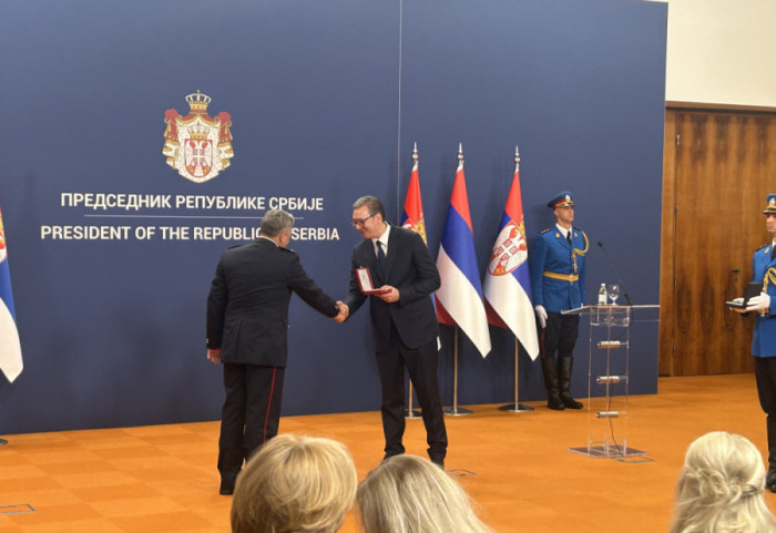 (FOTO) Predsednik Vučić uručio odlikovanja povodom Dana jedinstva, slobode i nacionalne zastave