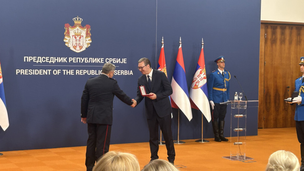 (FOTO) Predsednik Vučić uručio odlikovanja povodom Dana jedinstva, slobode i nacionalne zastave