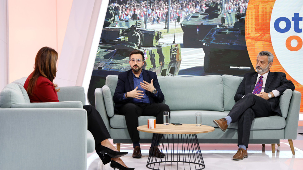 (VIDEO) Izraz državne snage ili spektakl za unutrašnju upotrebu: Obrknežev i Miletić o vojnoj paradi