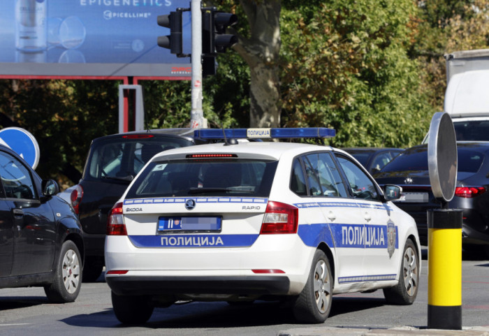 Određen pritvor osumnjičenom da je u Bogatiću automobilom usmrtio ženu i povredio dete (3)
