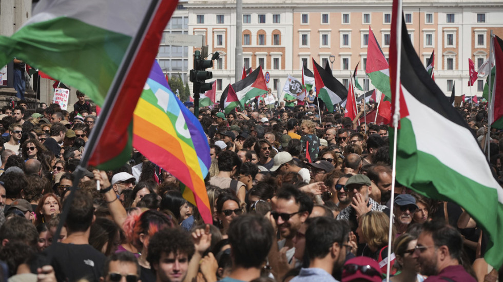 (FOTO) Generalni štrajk u Italiji u znak podrške Gazi, blokade širom zemlje