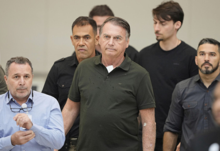 Bolsonarovi advokati zatražili od suda da dozvoli hospitalizaciju zbog operacije