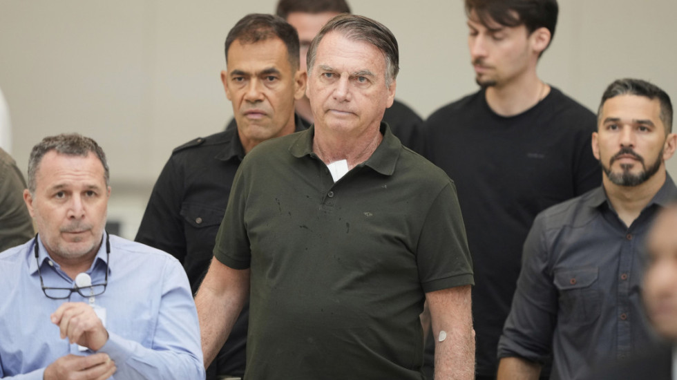 Bolsonarovi advokati zatražili od suda da dozvoli hospitalizaciju zbog operacije