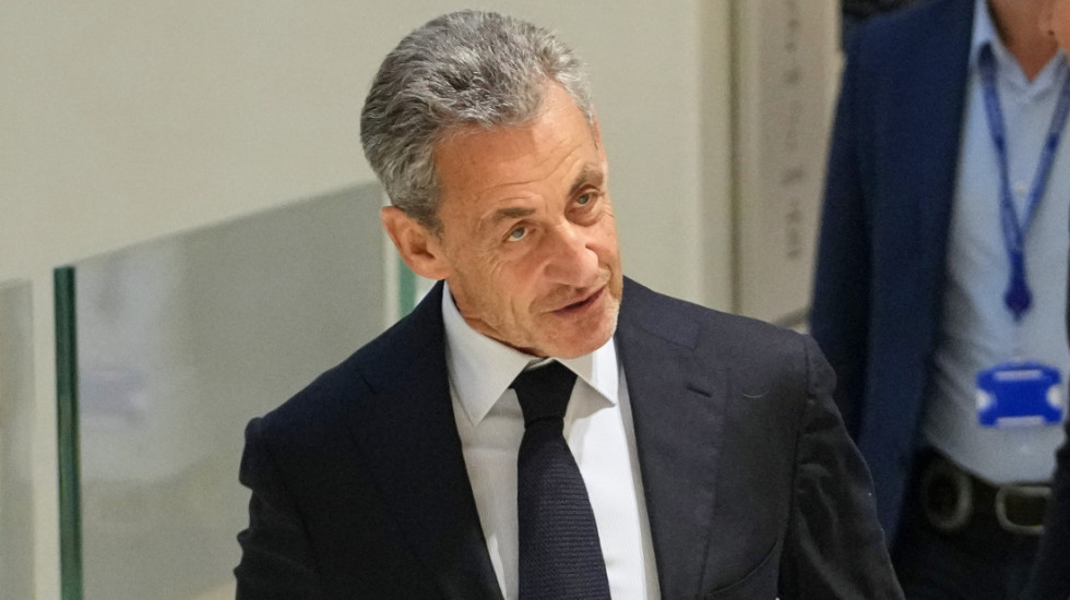Sarkozi počinje izdržavanje kazne u zatvoru La Sante: Ćelija od 11 kvadrata, mali televizor i otvor za prozor