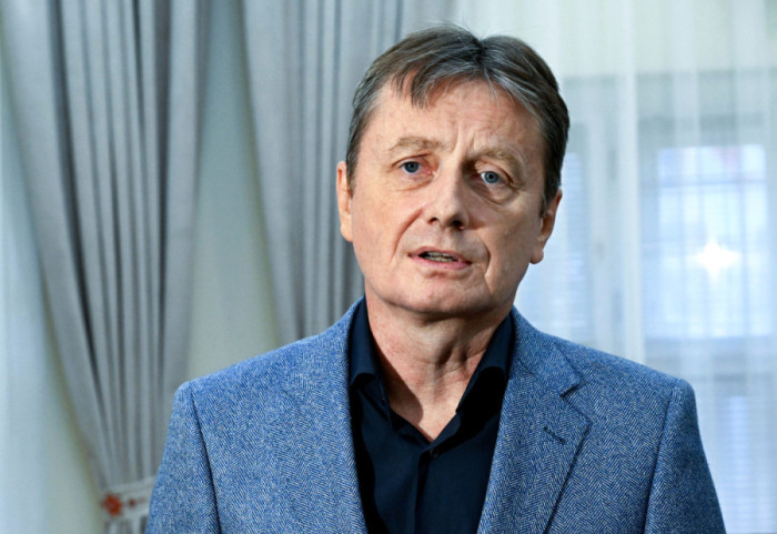 Glišić prvi put u javnosti posle moždanog udara: Sve je u redu sa mojim zdravljem, malo sam umoran