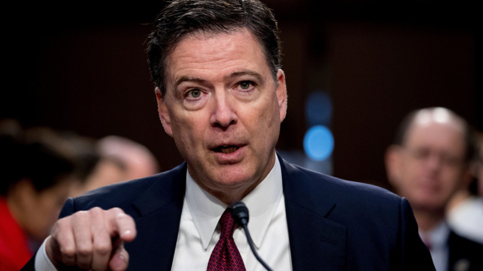(VIDEO) "Postoji cena suprotstavljanja Trampu": Bivši direktor FBI Džejms Komi optužen po dve tačke