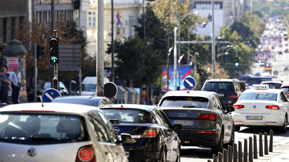 AMSS: Kiša otežava uslove za vožnju, na Batrovcima kamioni čekaju četiri sata