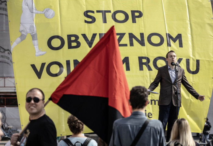 (FOTO) Protest protiv obaveznog vojnog roka u Zagrebu: "Nismo topovsko meso"