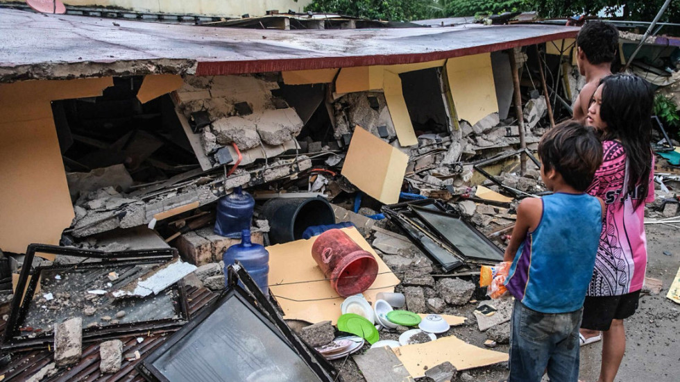 (FOTO) Najmanje 60 ljudi poginulo u zemljotresu na Filipinima