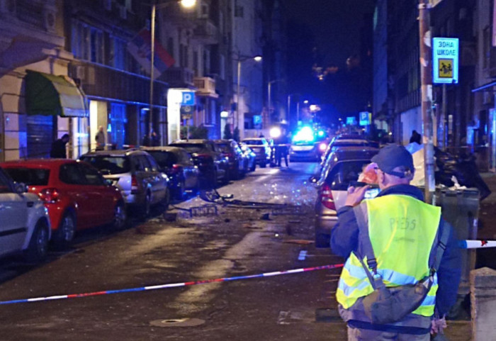VJT istražuje slučaj eksplozije u Kosovskoj ulici, naložena obdukcija tela muškarca pronađenog u stanu
