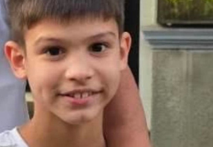 Dečak Enis (8) nestao u Zemunu: Na sebi ima crni duks, poslednji put viđen u Prvomajskoj ulici