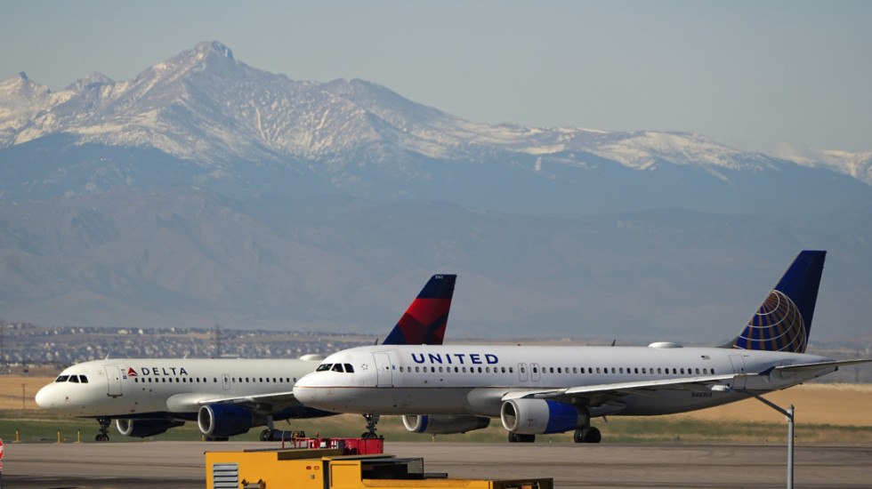 Širom SAD otkazane stotine letova zbog snega i problema sa softverom