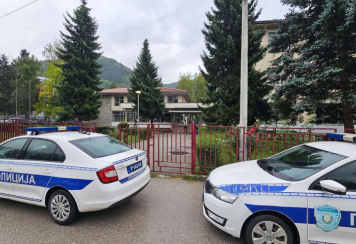 Dojava o bombama u školama širom Srbije: Pretnje stigle mejlom, đaci evakuisani