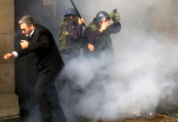 "Najvažniji dan u modernoj istoriji Srbije, Otpor odigrao ključnu ulogu": Dve i po decenije od petooktobarskog protesta