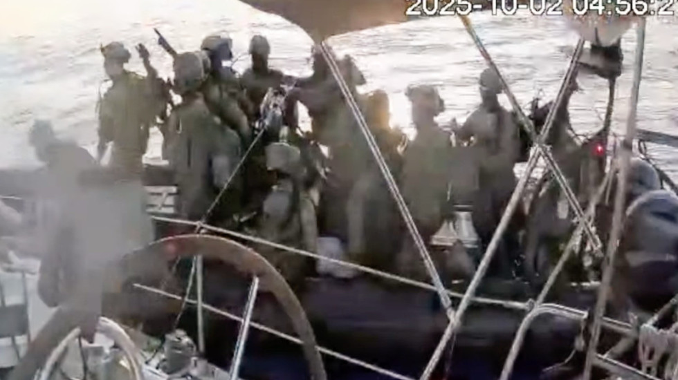 (FOTO/VIDEO) Izrael zaustavio humanitarnu flotilu kod Gaze: Među zadržanima aktivista iz Srbije, reagovao i Vučić