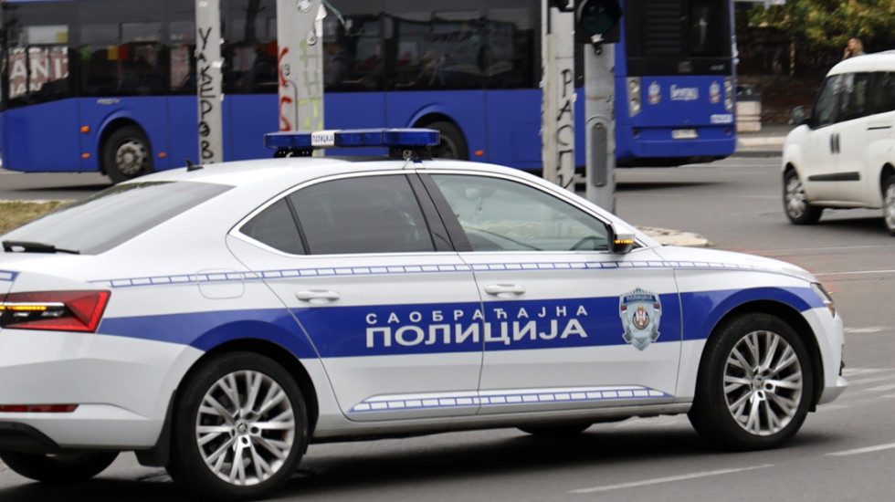 U akciji ROADPOL sankcionisano 3.397 vozača zbog korišćenja telefona tokom vožnje, kažnjeno i 1.128 pešaka