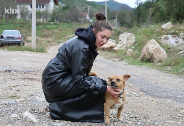 Amina (21) tokom poplava u Jablanici izgubila devet članova porodice: "Imam osećaj kao da su živi"