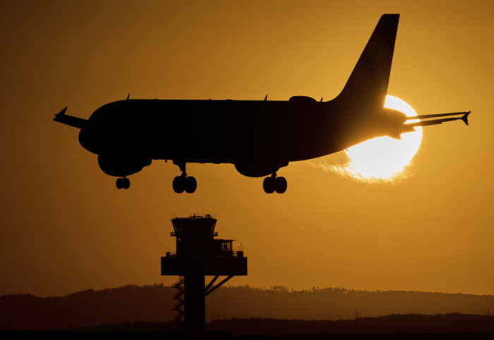 Dronovi iznad Minhena: Aerodrom bio zatvoren, brojni letovi otkazani
