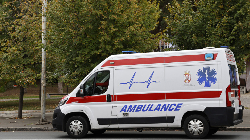 Dvojica muškaraca teško povređena nožem na Novom Beogradu, u bolnicu dovezen i napadač