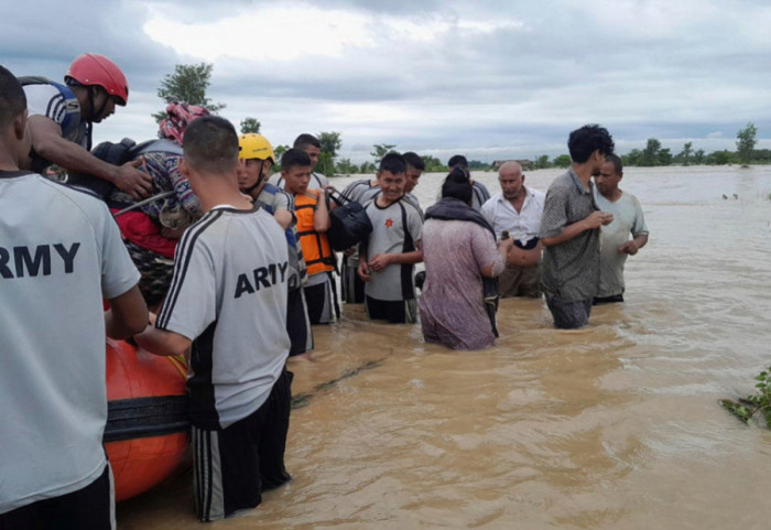 Najmanje 47 osoba stradalo u poplavama i klizištima u Nepalu i Indiji
