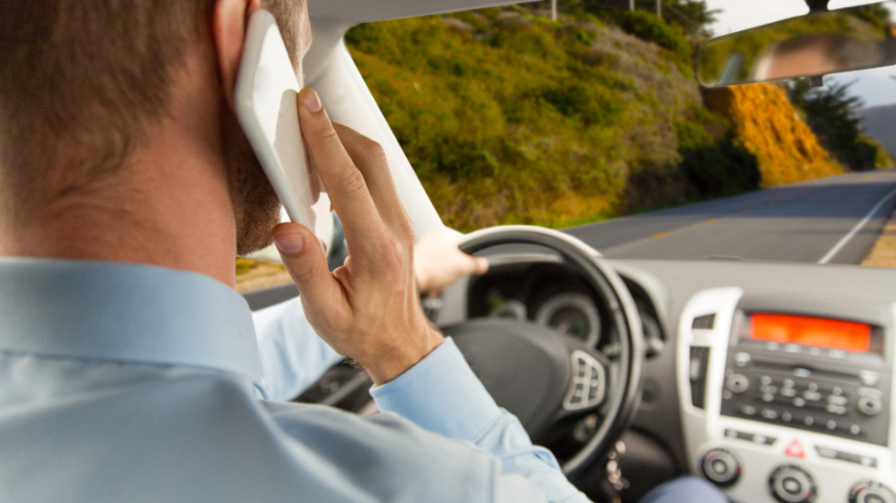 Stručnjak za bezbednost u saobraćaju: Panik taster u EU spasi 2.500 života godišnje, Srbiji fali nacionalni kol centar