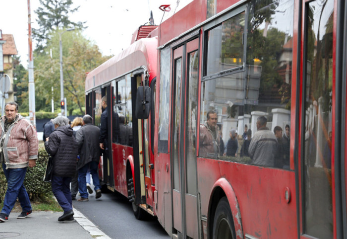GSP pojačava nekoliko linija koje voze do grobalja zbog Pobusanog ponedeljka