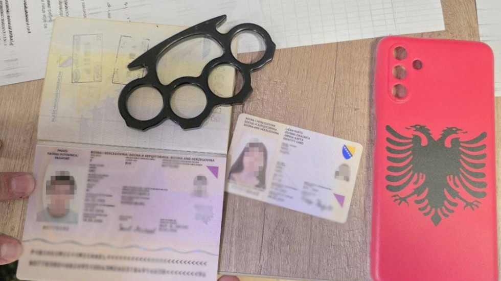 Policija zadržala dvoje državljana BiH legitimisanih kod Pionirskog parka, pronađen i metalni bokser