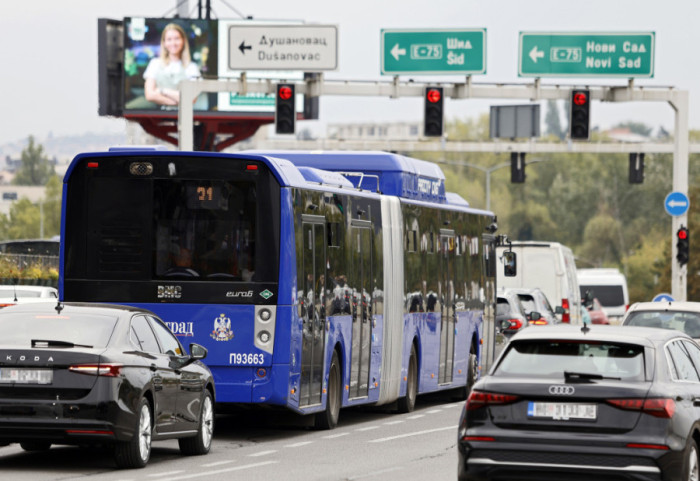 GSP: Izmenjene autobuske linije zbog pucanja vodovodne cevi u Zemunu
