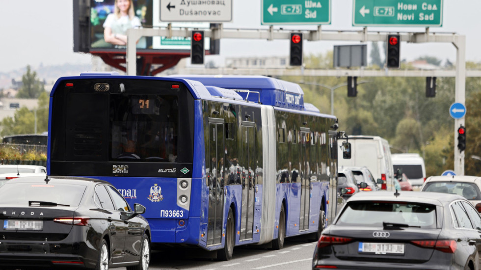 GSP: Izmenjene autobuske linije zbog pucanja vodovodne cevi u Zemunu