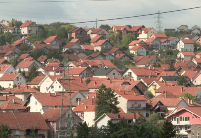 U poseti najvećem divljem naselju u Srbiji: Šta će Zakon o legalizaciji značiti za one koji žive u kućama "bez papira"