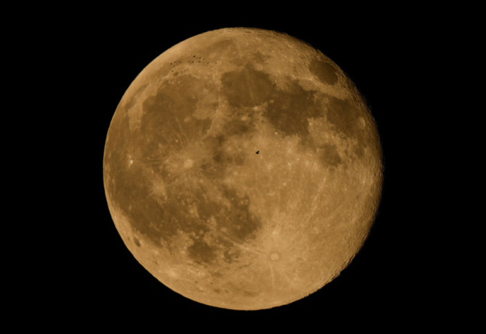 Asteroid "ubica gradova" promašiće Mesec, male su šanse i da udari u Zemlju