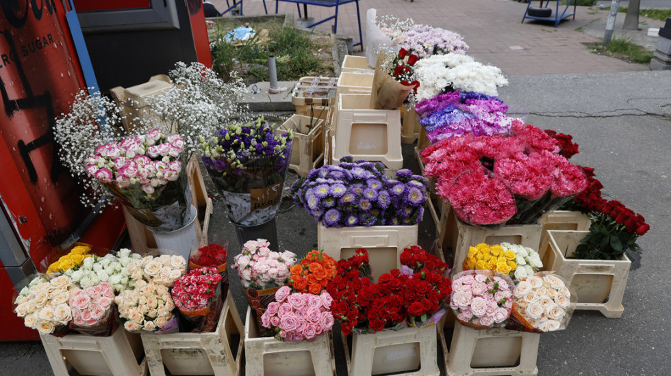 (VIDEO) Vučić čestitao svim damama 8. mart: "Hvala što toliko volite našu Srbiju"