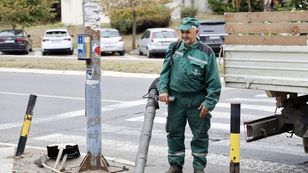 Zaposleni u Sloveniji koji se bliže penziji ostajaće kraće na poslu: Zašto u Srbiji nije tako?