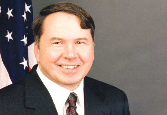 Bivši američki ambasador u Beogradu Vilijam Montgomeri gost Sinteze u 21 sat