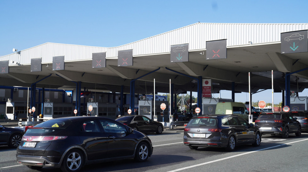 Evidentiran kao da je na poslu, a bio kod kuće i primao platu: Uhapšen načelnik hrvatske granične policije Bajakovo